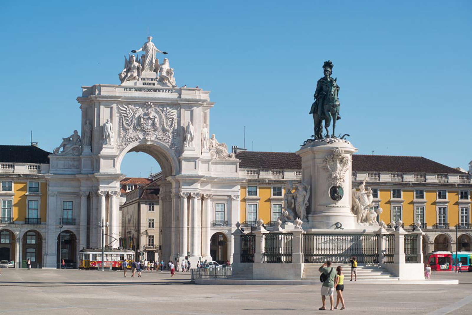 Experience Portugal’s Richness: A Historical and Cultural Tour